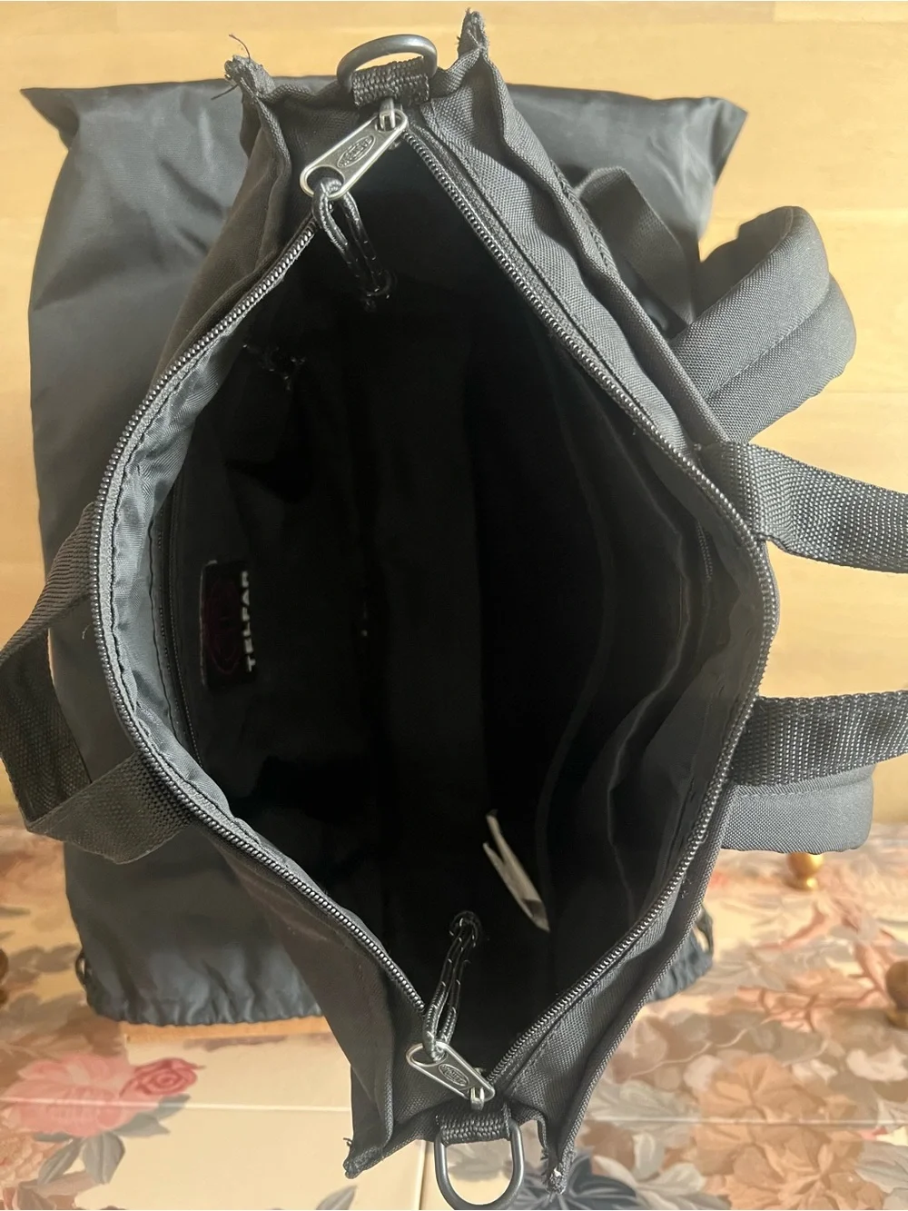Eastpak sleek black